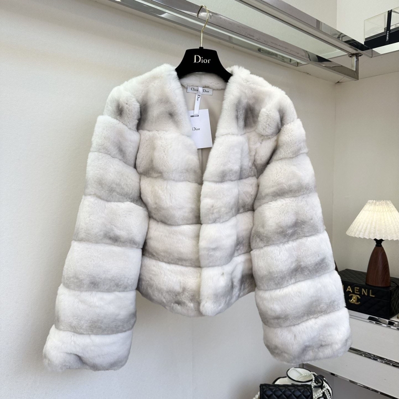 chr1st1an D10r outwear